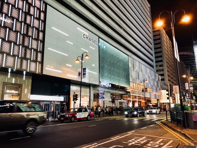 shopping in Hong Kong